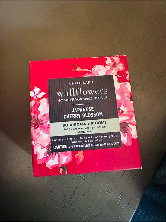 White Barn Other - White Barn Japanese Cherry Blossom Refill Box - Pink and Red Floral